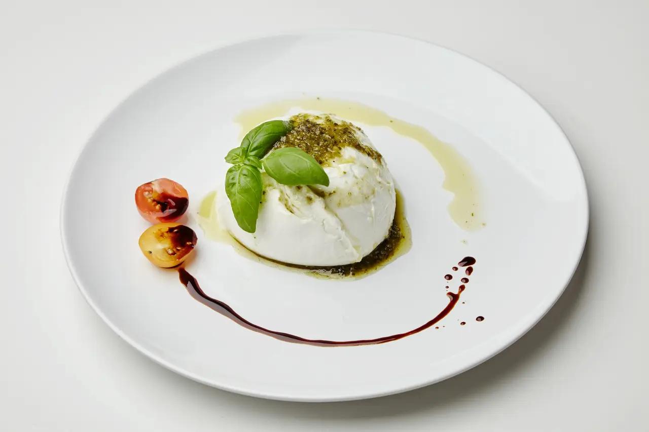 What Is Burrata? An Elegant Touch in the World of Italian Cuisine