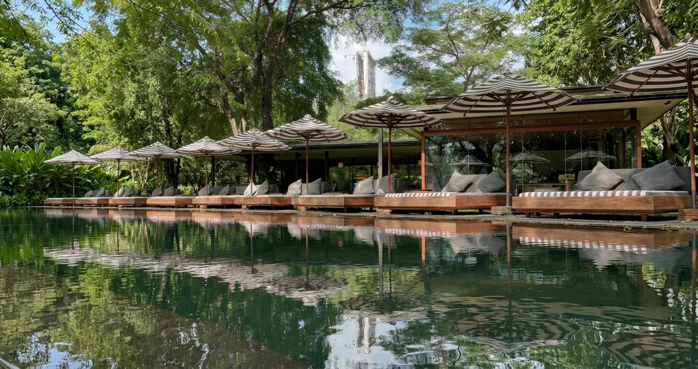 Outdoor Restaurants in Jakarta: Cork&Screw Country Club