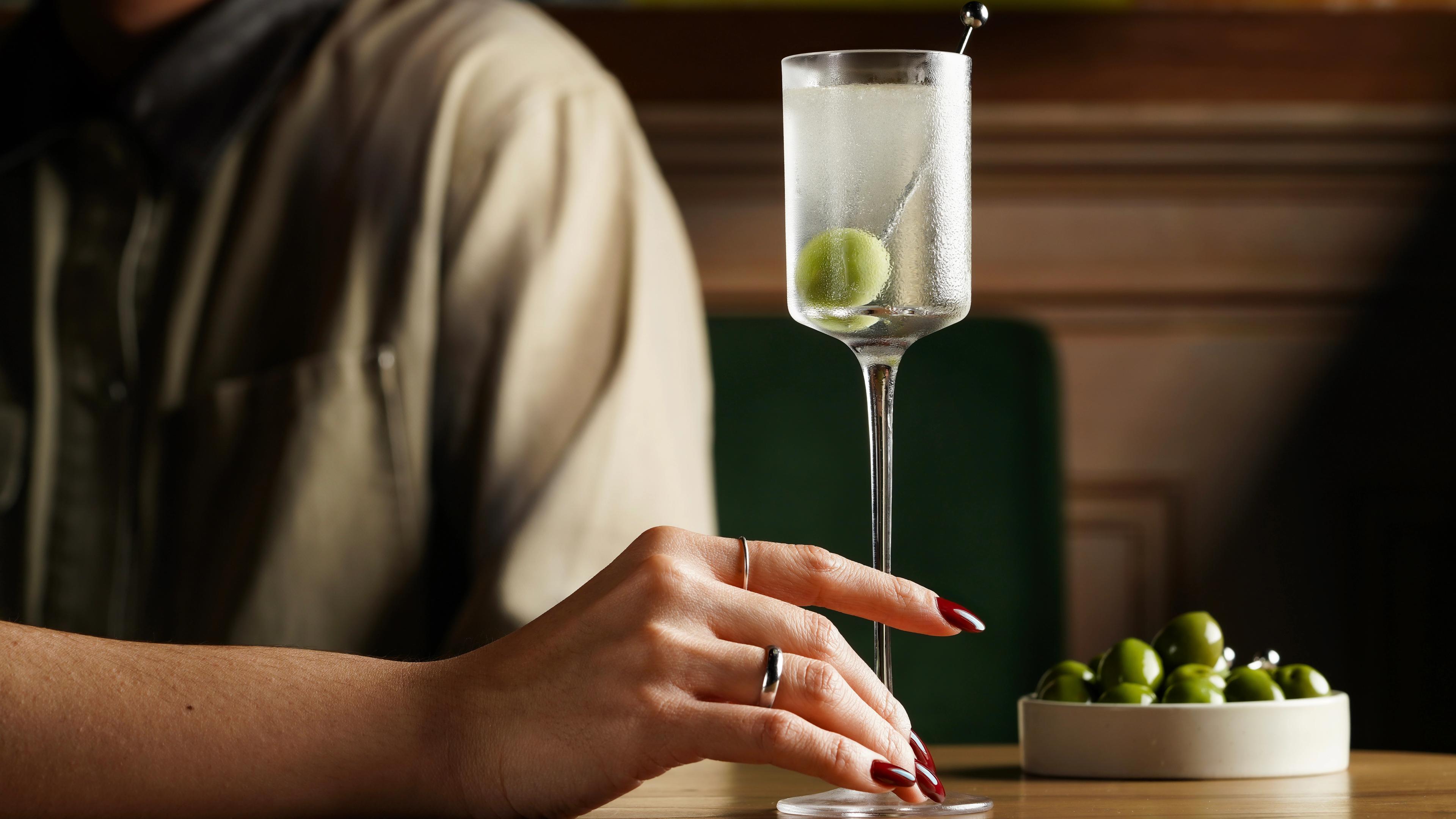 What Is a Vesper Cocktail? A Refined Blend of Gin and Vodka