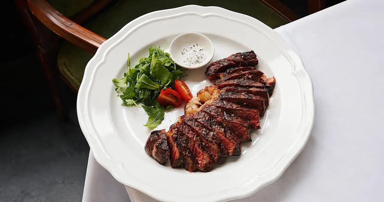 Discover Dry Aged: The Technique Behind Exceptional Steaks