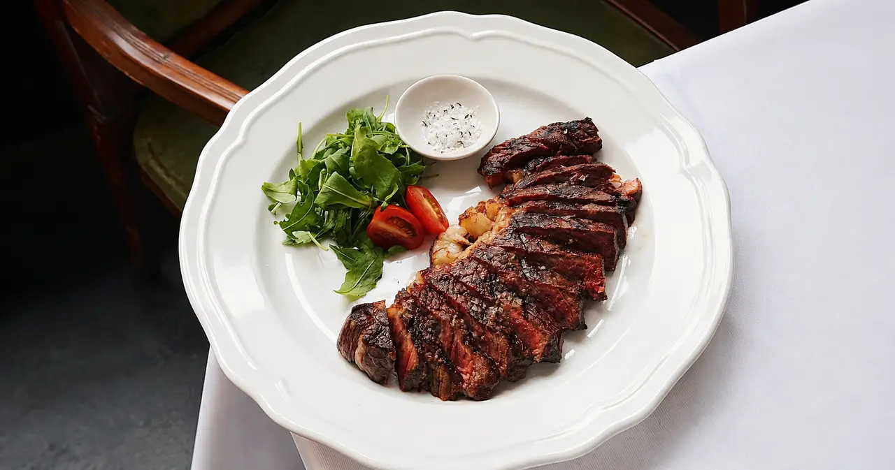 Discover Dry Aged: The Technique Behind Exceptional Steaks